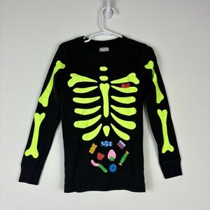 Hanna Andersson black skeleton pajama  top size 5 110